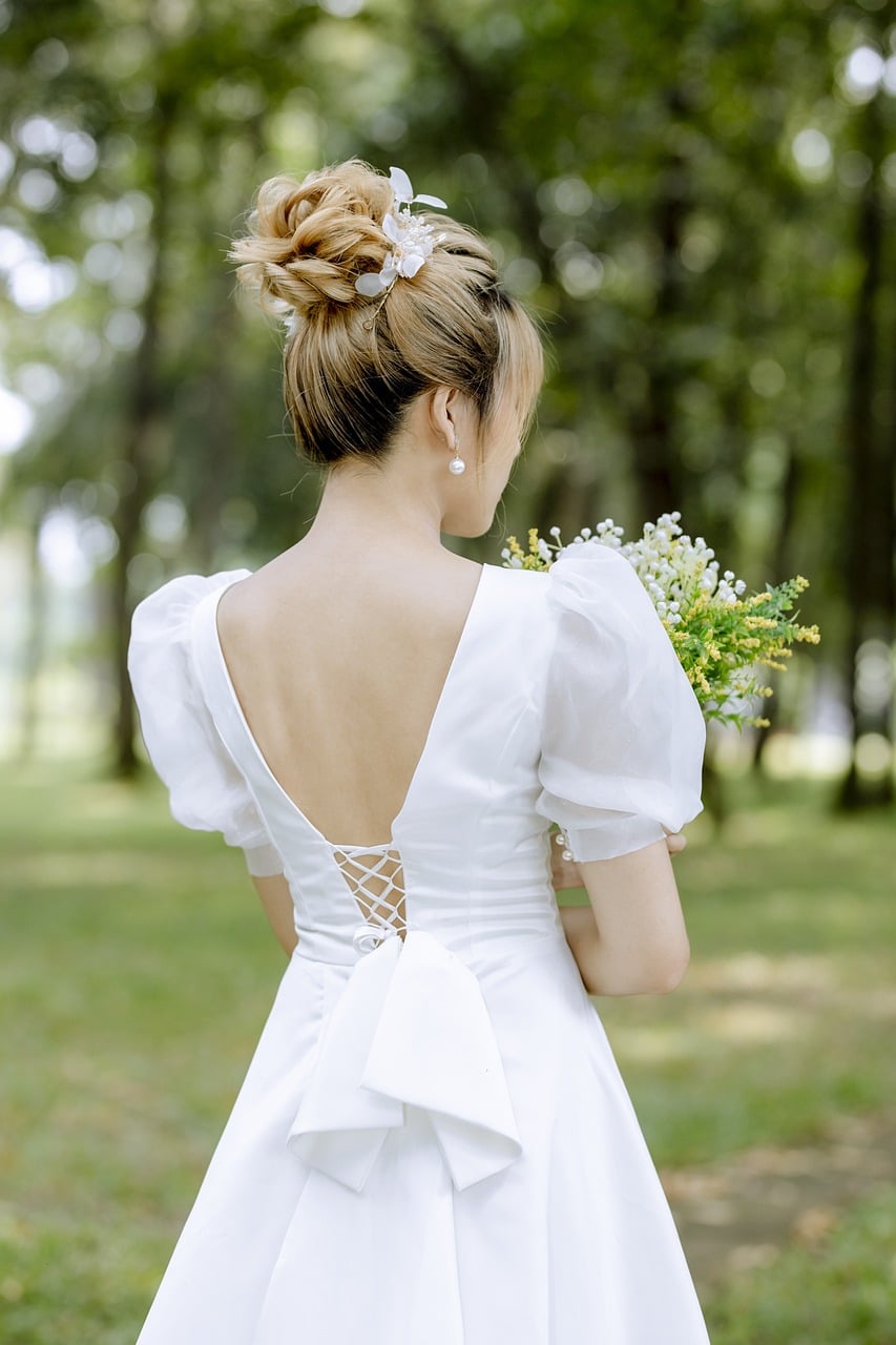 11 elegantních a jednoduchých účesů na svatbu 2