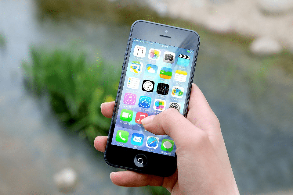 Milujete telefon více než partnera? Zbavte se závislosti! 11